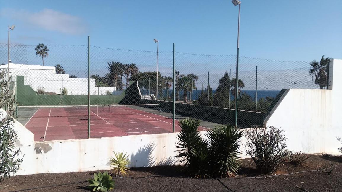 Tuscan Apartment Mit Meerblick Und Terrasse Costa Teguise Kültér fotó