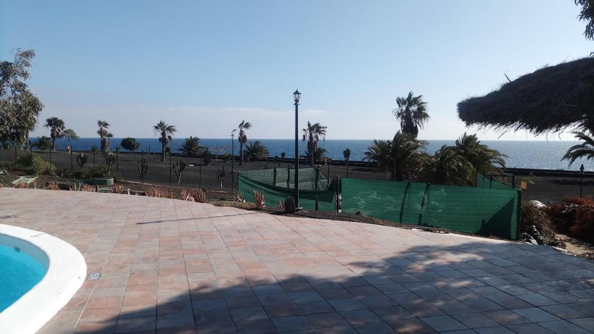 Tuscan Apartment Mit Meerblick Und Terrasse Costa Teguise Kültér fotó